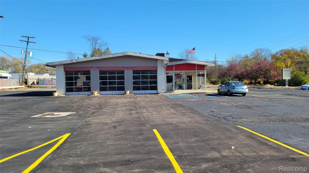 22412 MIDDLEBELT ROAD Farmington Hills City, MI 48336