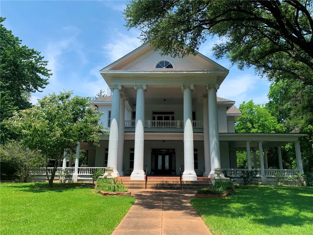 601 Hodges Street Palestine, TX 75801