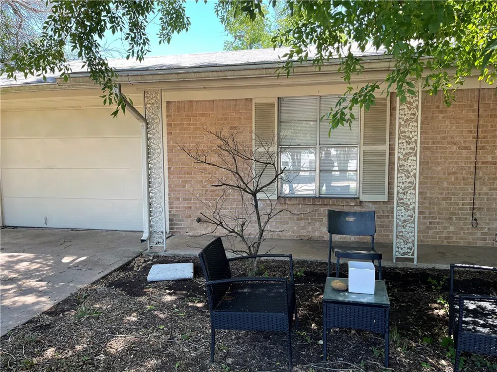 2709 Saint Edwards Circle #B Austin, TX 78704