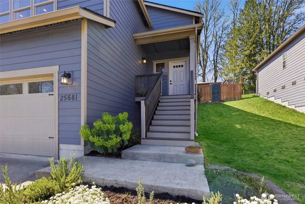 25681 NE School House Place Kingston, WA 98346