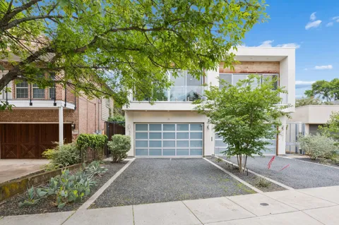 5011 Mission Avenue #A