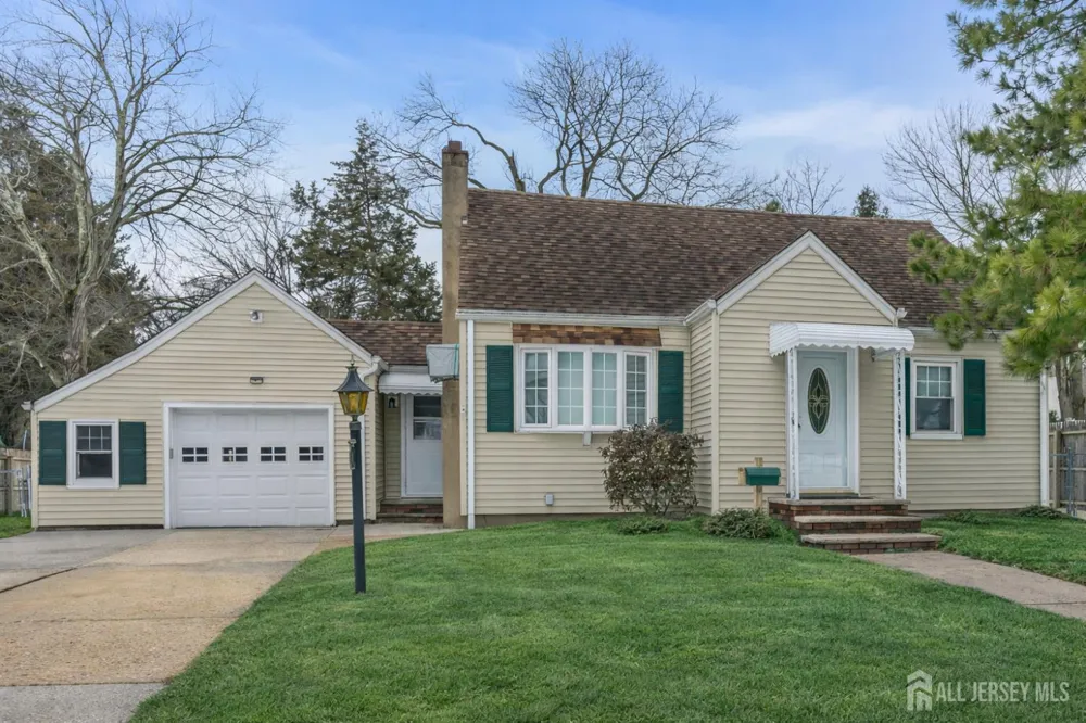 23 CLEVELAND AVENUE