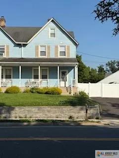 23 Maple Street