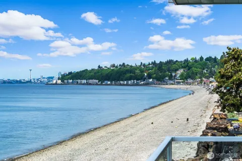 3085 Alki Avenue SW #2