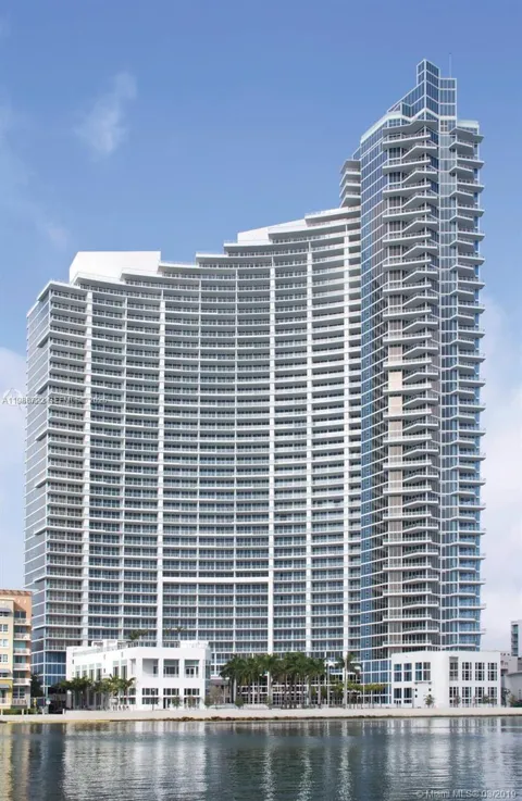 2020 Bayshore Dr #805