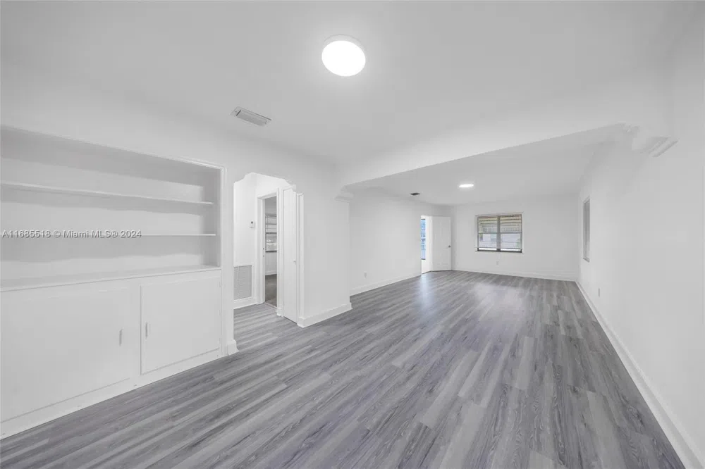 51 NW 118th St Miami, FL 33168