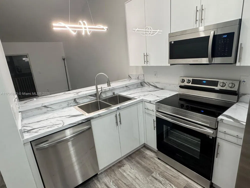 11441 NW 45th Street #11441 Coral Springs, FL 33065