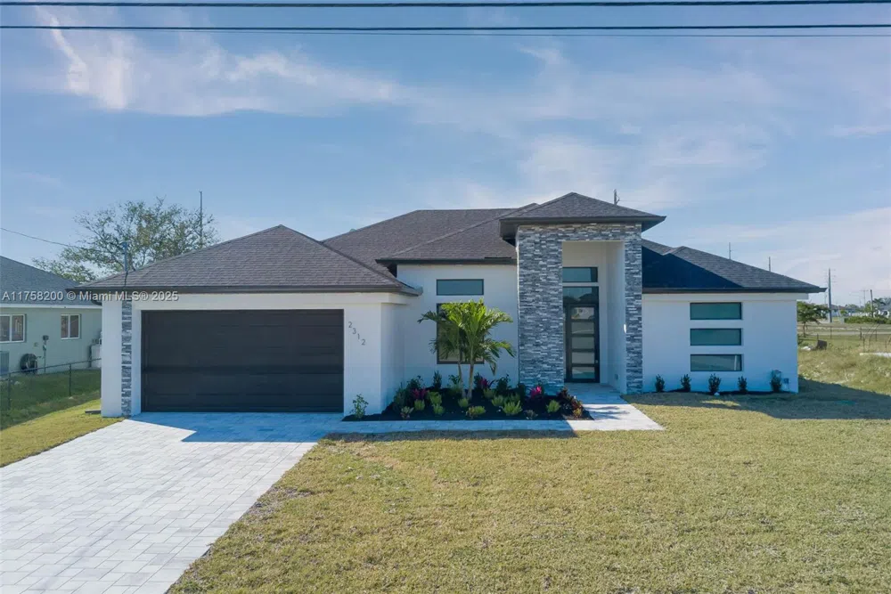 2312 NE Juanita Pl Cape Coral, FL 33909