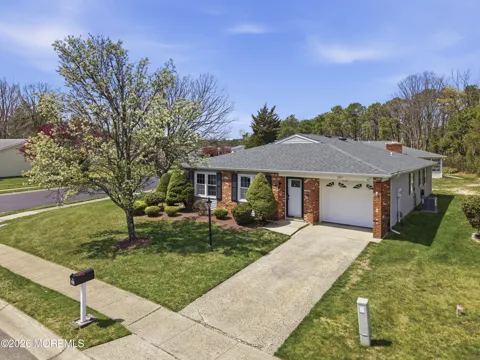 207 Lions Head Boulevard S