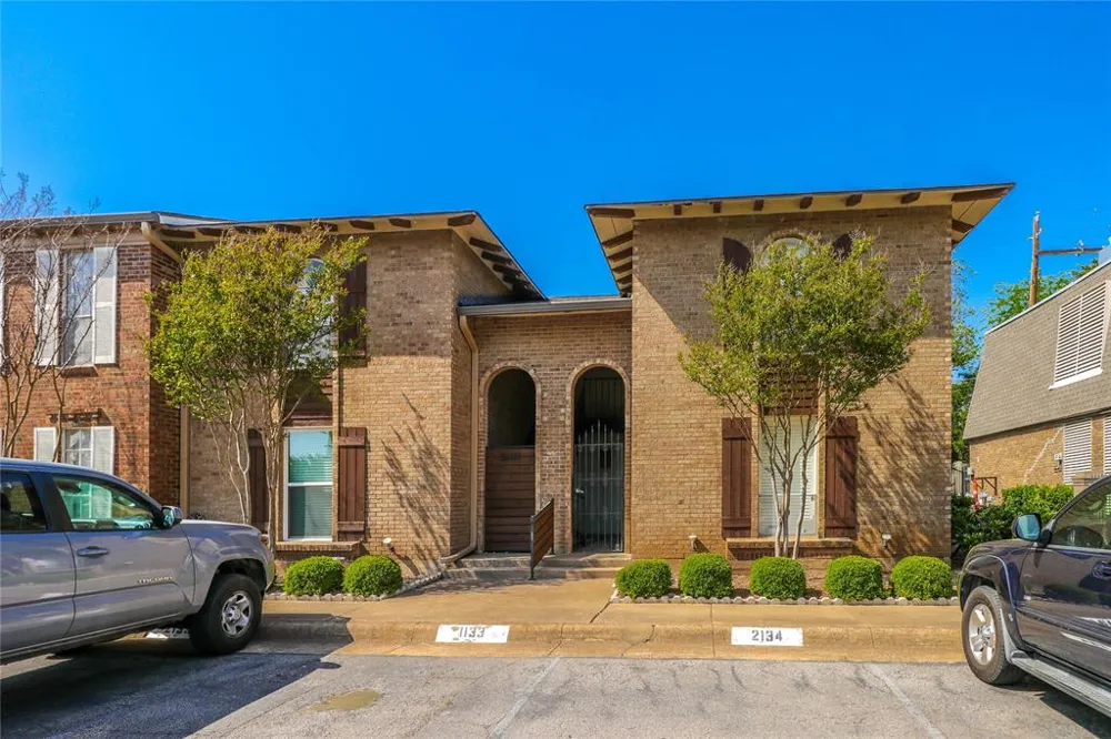 5837 Copperwood Lane #2133 Dallas, TX 75248