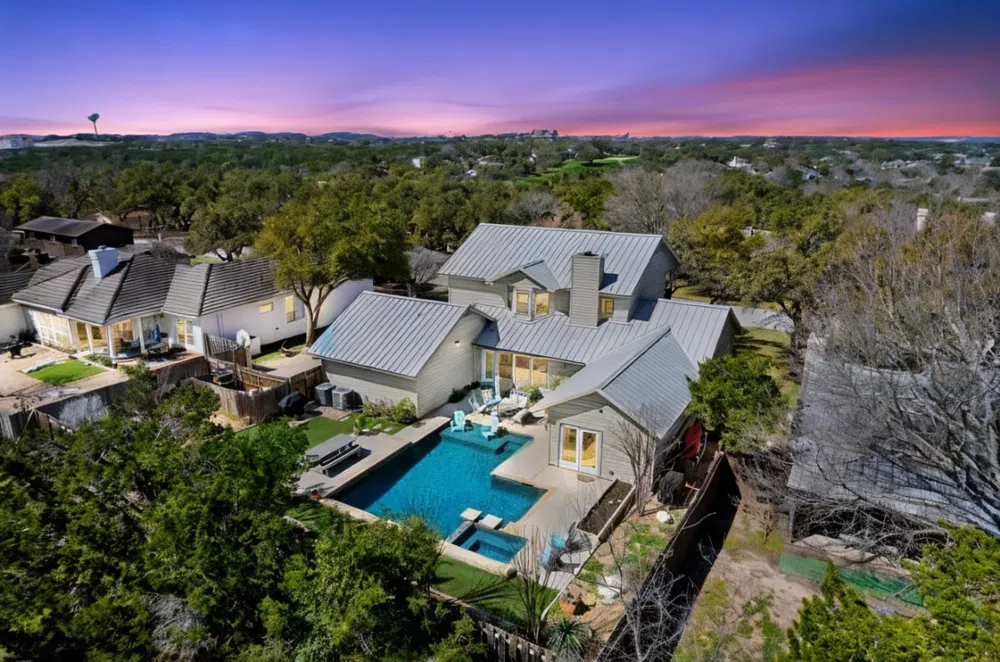 117 Crest View Drive Lakeway, TX 78734