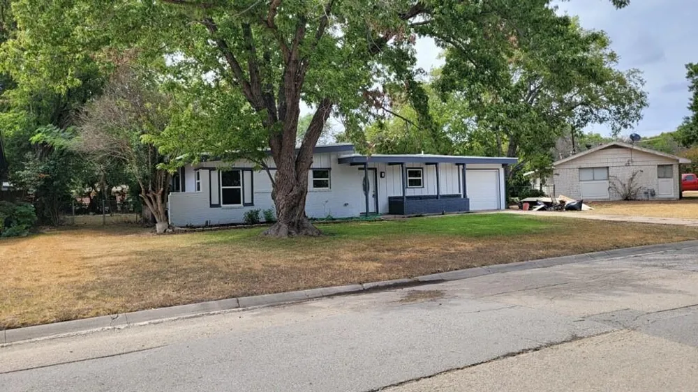 1102 Sproles Drive Benbrook, TX 76126