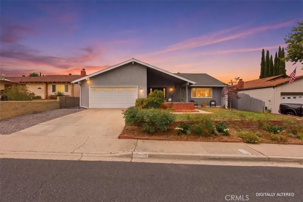 10011 Via Leslie Santee, CA 92071