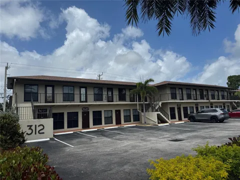 312 S OLD DIXIE HIGHWAY
