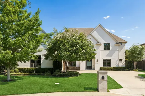 6917 Valley View Lane
