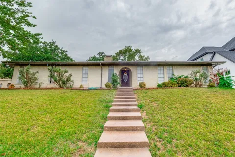 7136 Lyre Lane
