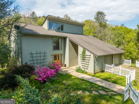 215 Murphy Lane
