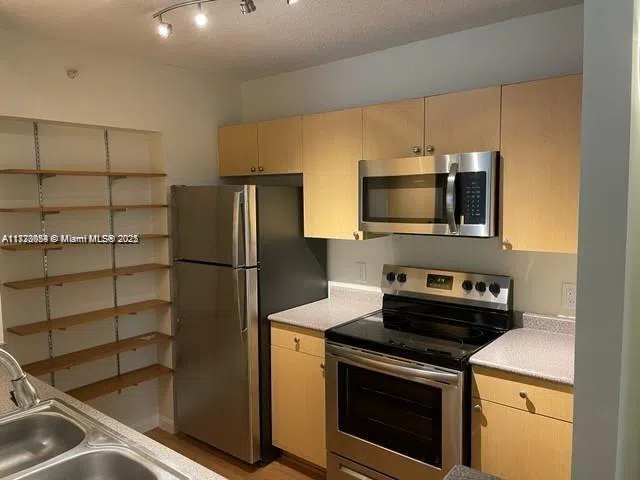 1900 Van Buren St #220B Hollywood, FL 33020
