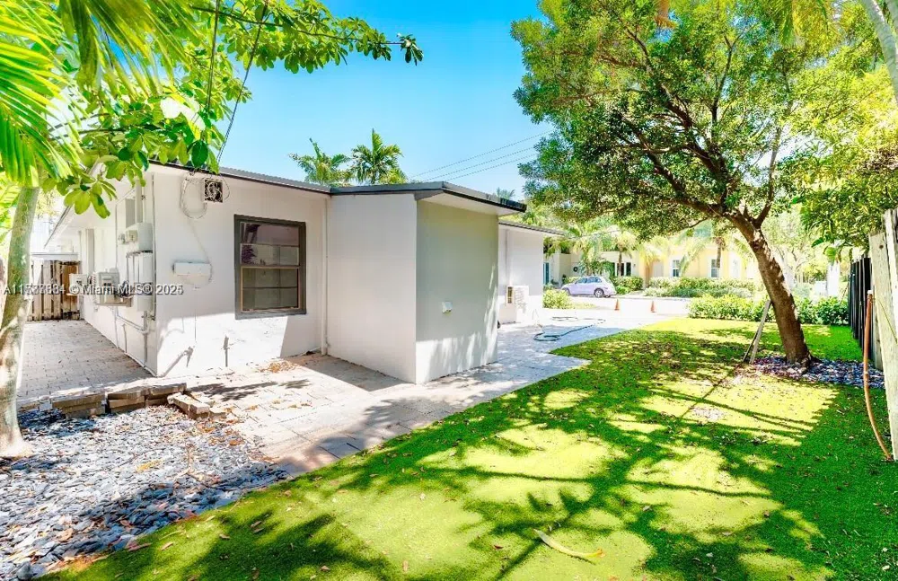 1615 NE 9th St #4 Fort Lauderdale, FL 33304