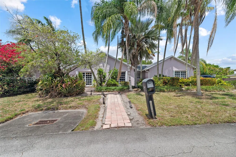 9905 SW 131st St Miami, FL 33176