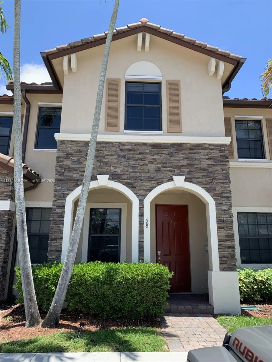 585 SE 32nd Ter #585 Homestead, FL 33033