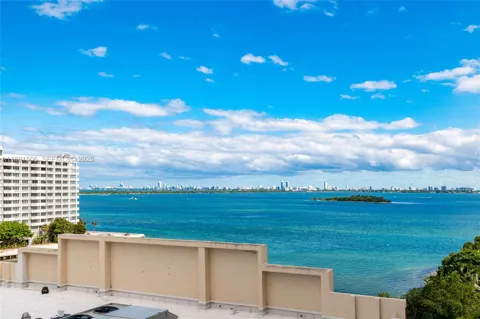 2000 Bayshore Dr #907