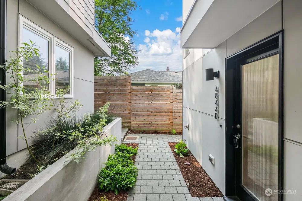 4844 Fauntleroy Way SW #D