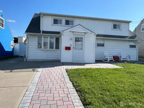 95 Hickory Street