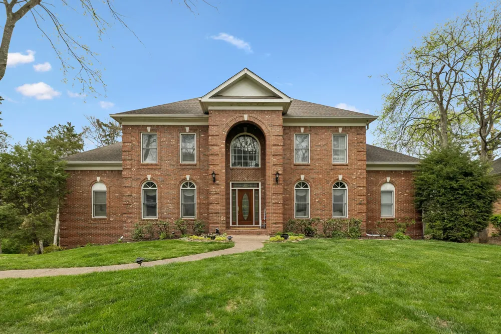 1022 Stonebridge Park Dr Franklin, TN 37069