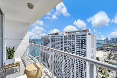 1750 Bayshore Dr #3708