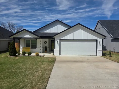 404 W Muskogee Avenue