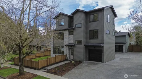 2733 NE 87th Street