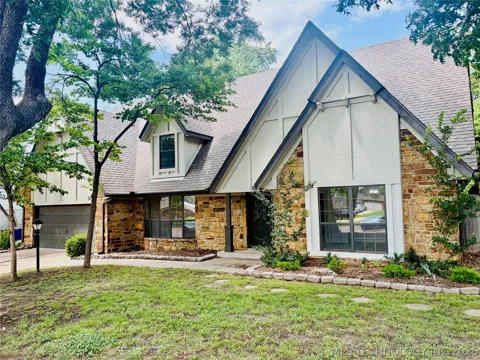 7841 S Hickory Court