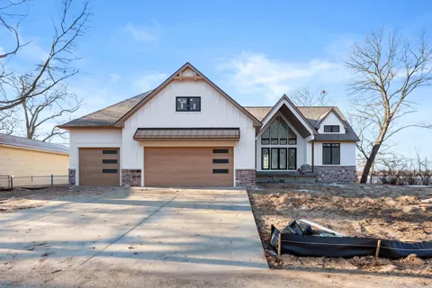 3308 E Shore Drive