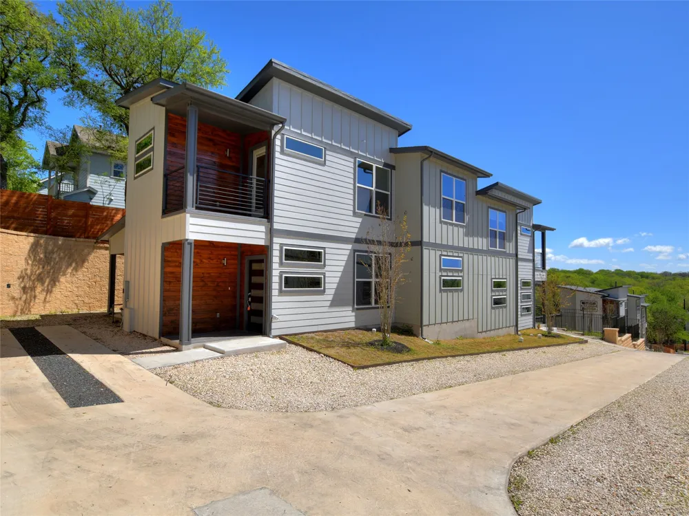 1130 Lott Avenue #B Austin, TX 78721