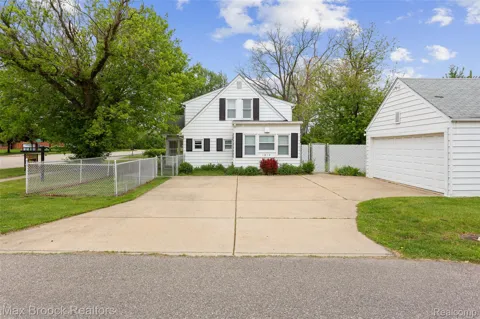 1812 JOHN R ROAD
