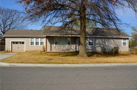 726 S Apple Street