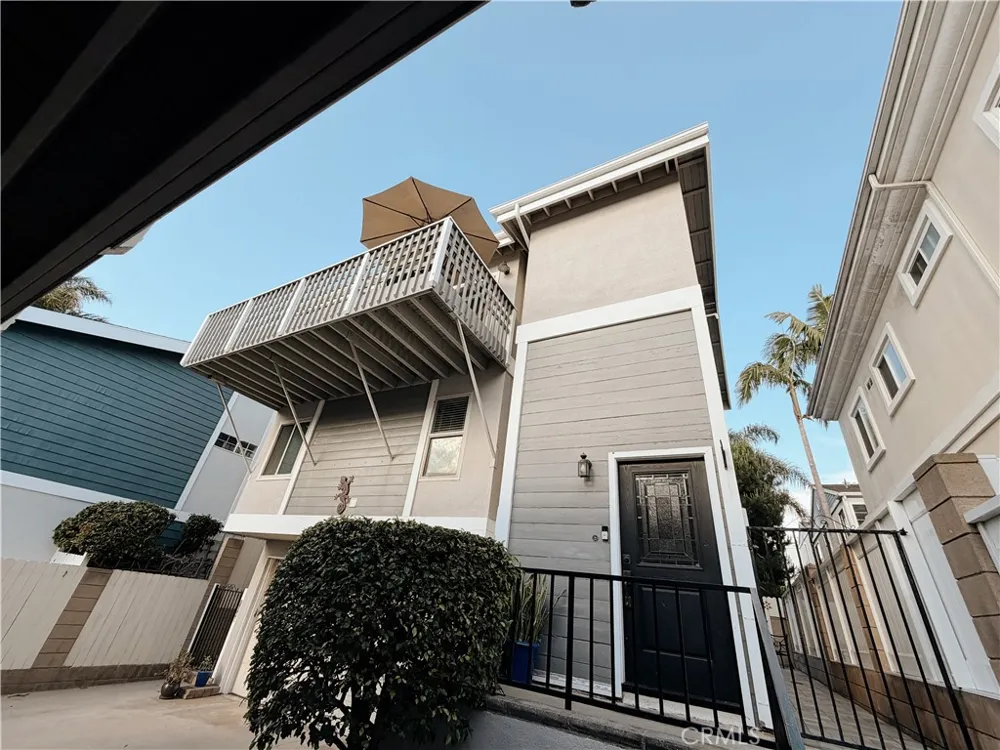 104 S Francisca #C Redondo Beach, CA 90277