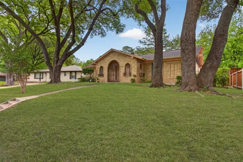 6010 Hunters View Lane