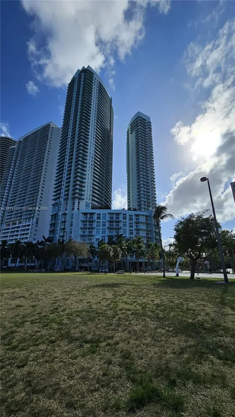 1900 Bayshore Dr #3019
