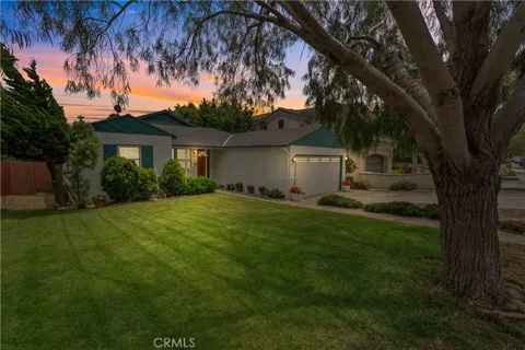 758 Bungalow