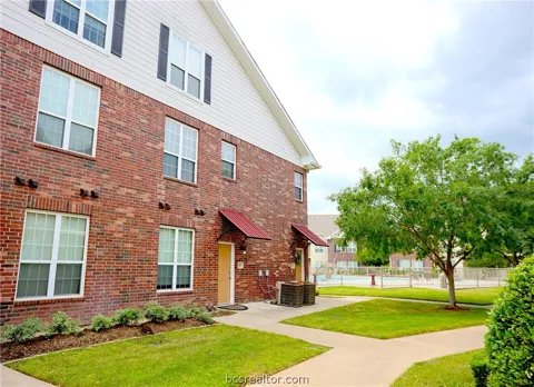 801 Luther Street W #403