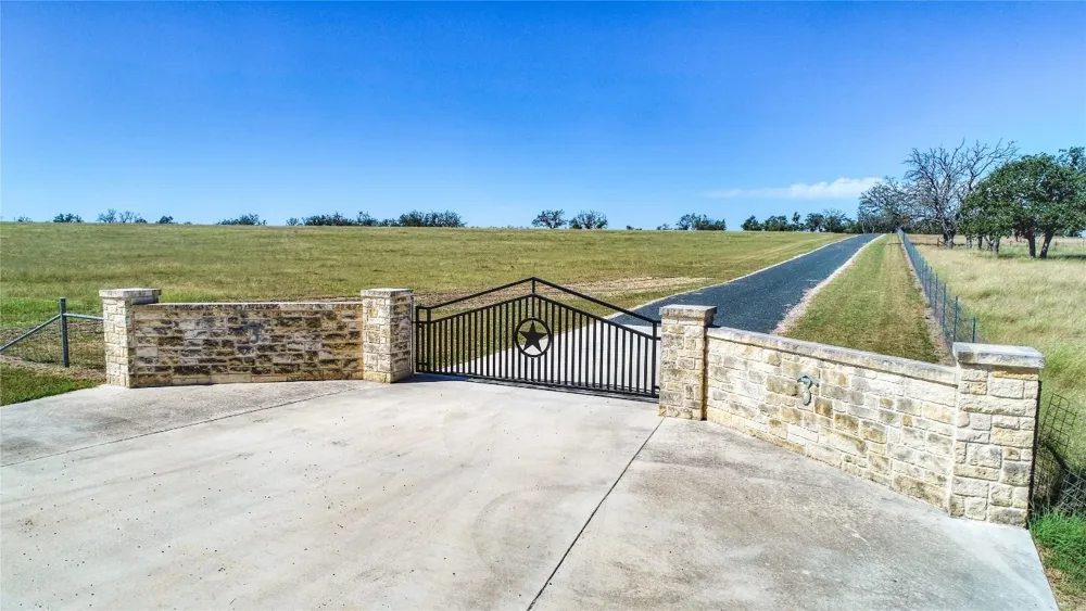 619 Cornehl Road Fredericksburg, TX 78624