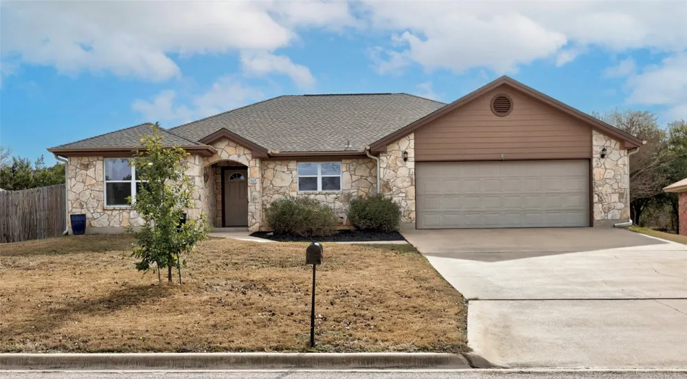 1505 E Johnson Street Burnet, TX 78611
