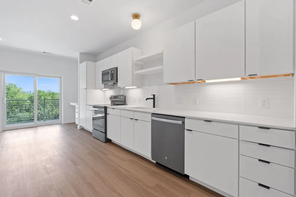 100 W Mockingbird Lane #402 Austin, TX 78745