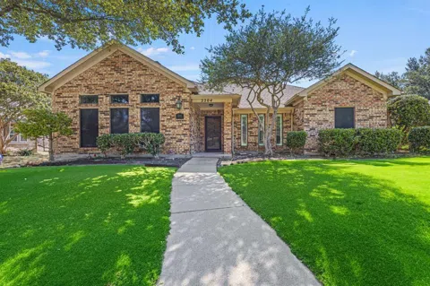 2204 Delmar Drive