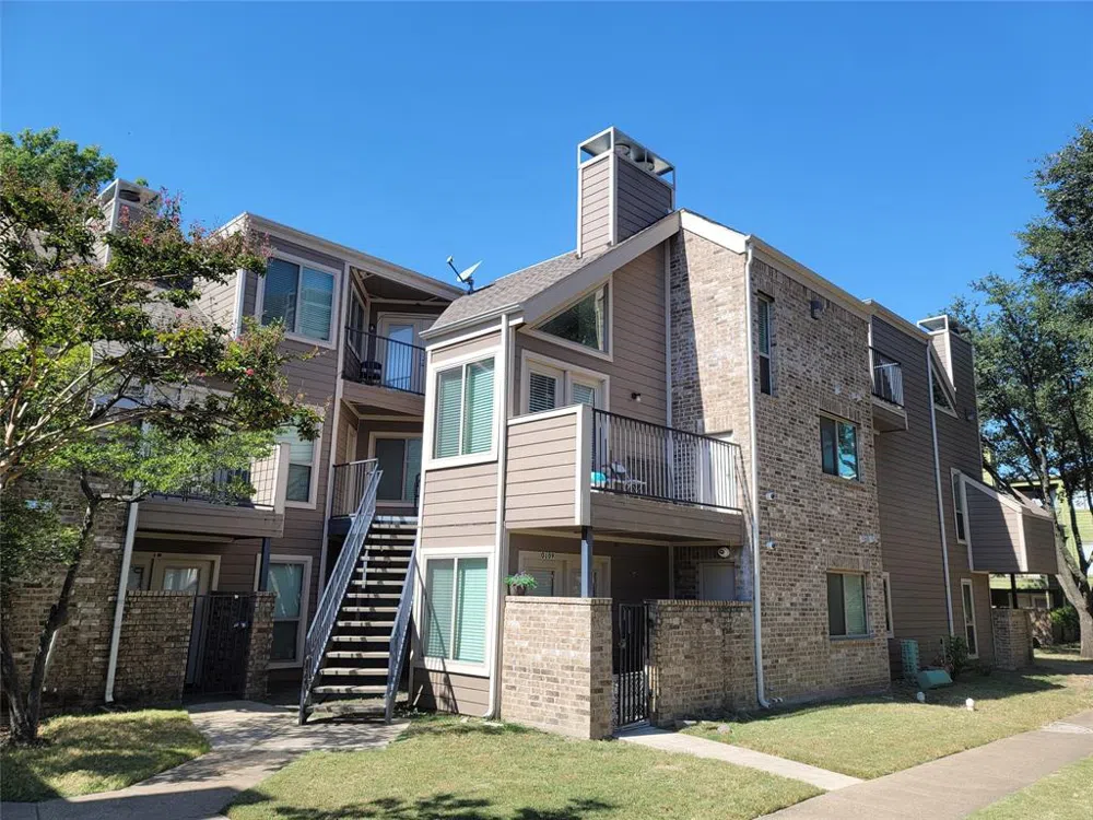 9829 Walnut Street #305