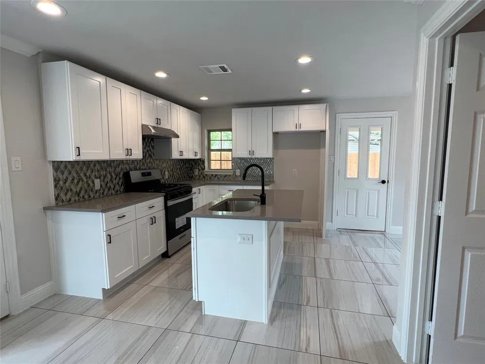 3812 Templeton Street