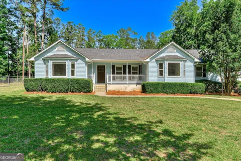 206 Dogwood LN