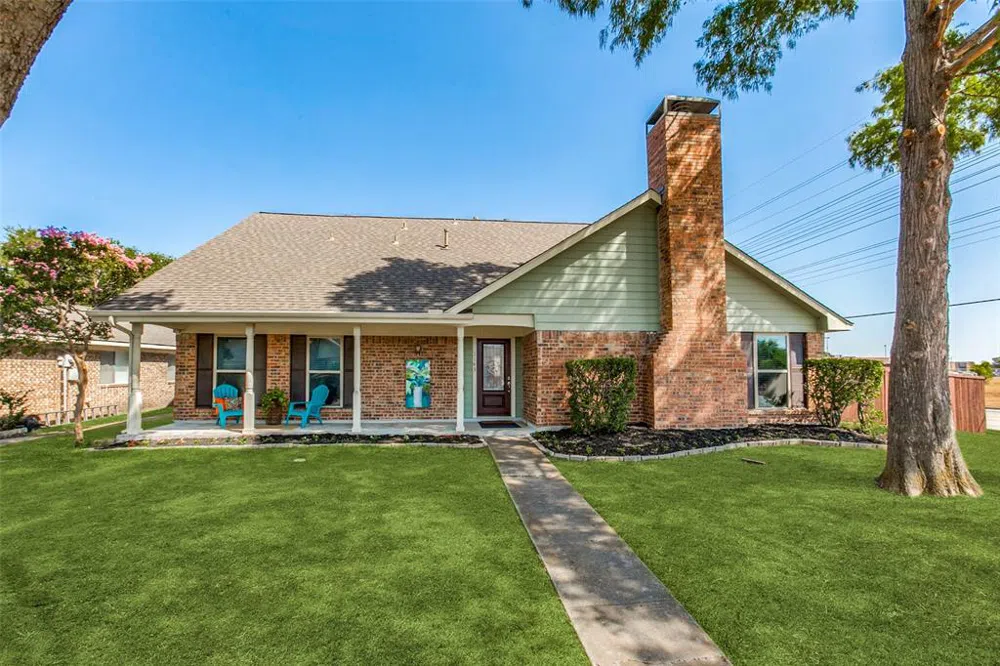 1143 Southwestern Drive